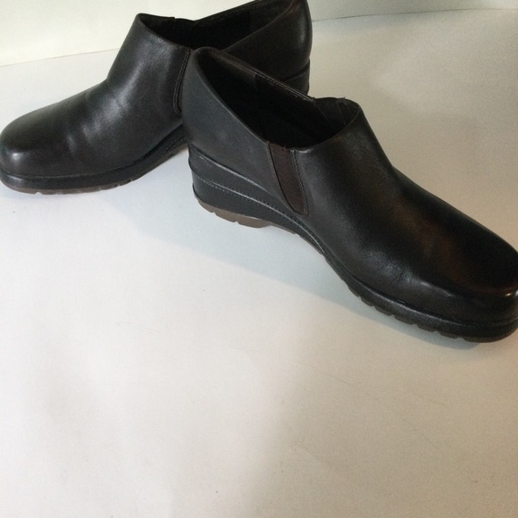 Lizflex by Liz Claiborne Black Leather Womens Slip-On Shoes Comfort Office Sz 9 - Picture 2 of 9